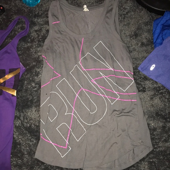 Under armour tank top loose - Picture 1 of 1